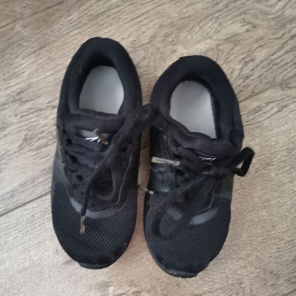 2/$30 Nike shoes / sneakers toddler size 9 - Picture 2 of 6